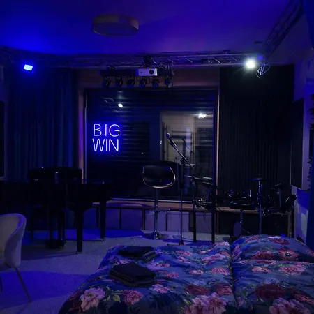 Semesterbostad & House Big Win
